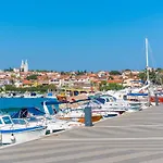 Amazing House With Pool Vikendica Medulin