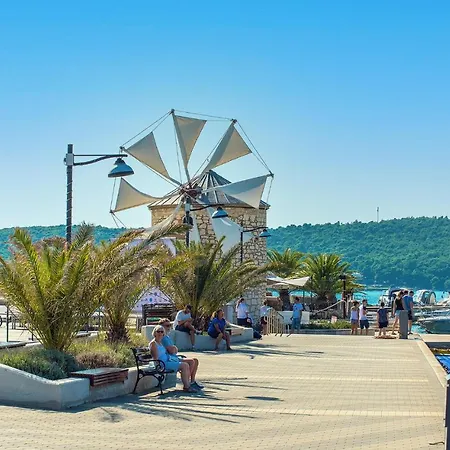 Amazing House With Pool Medulin