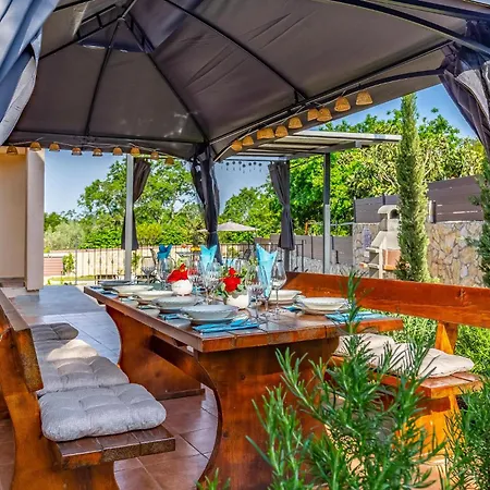 Holiday home Amazing House With Pool Medulin