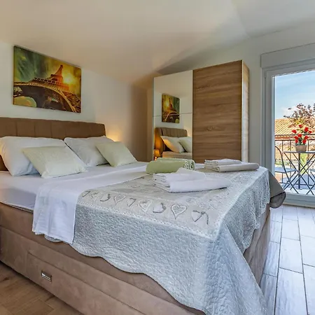 Amazing House With Pool Holiday home