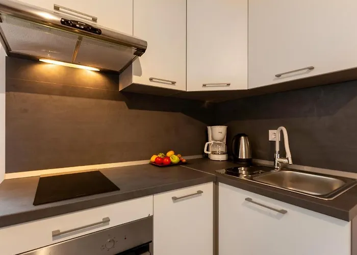 Amazing House With Pool * Μεντουλίν