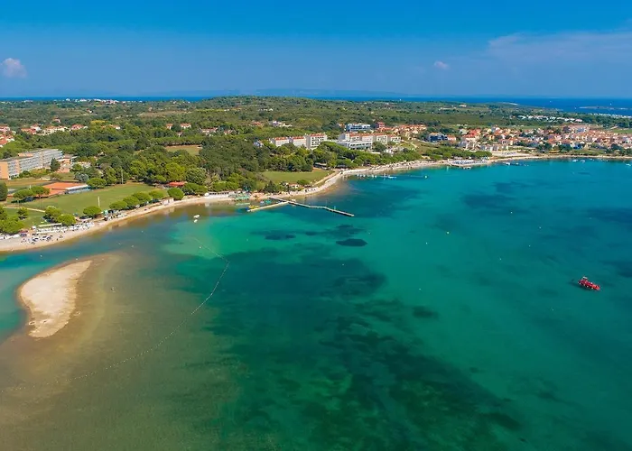 Amazing House With Pool * Μεντουλίν