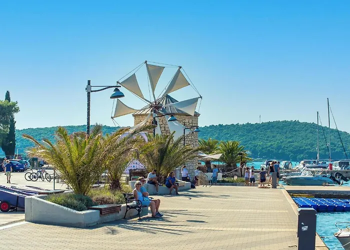 Amazing House With Pool Μεντουλίν