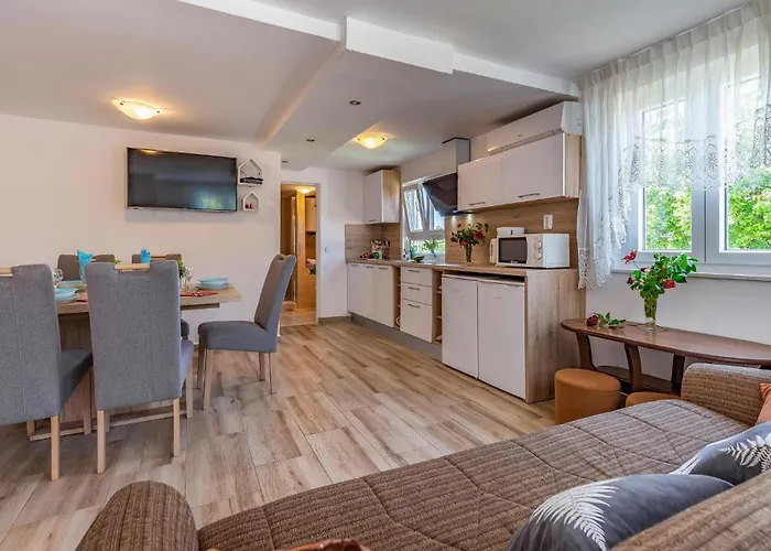 Ferienhaus Amazing House With Pool