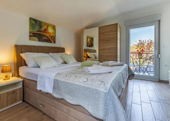 Amazing House With Pool Ferienhaus